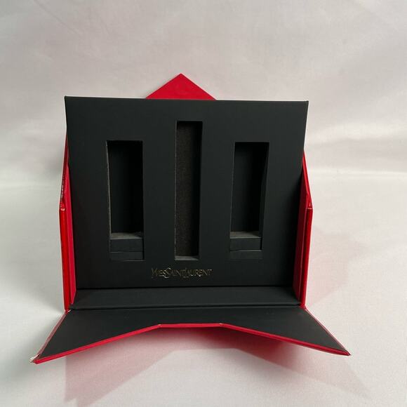 YSL Yves Saint Laurent Red Chevron Quilted Clutch Counter Display New - Picture 3 of 12